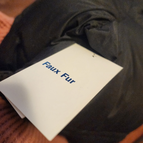 Nwt XXL Old Navy maternity black puffer coat with faux fur hood - Picture 8 of 8